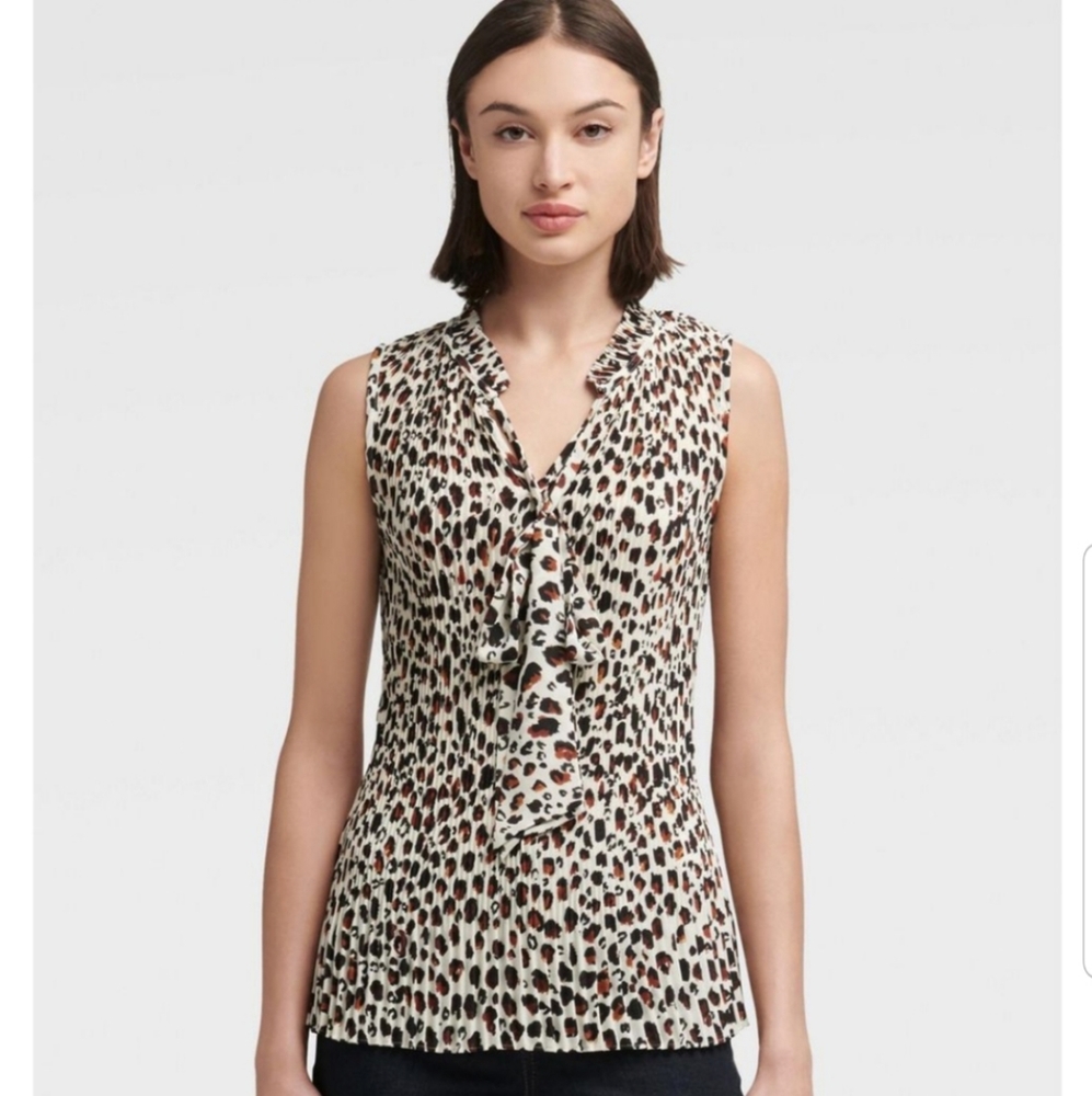🌺 NWT! DKNY Sleeveless Blouse 🌺